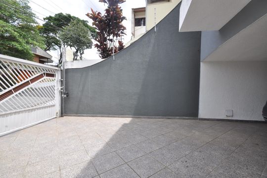 Garagem de casa à venda com 3 quartos, 285m² em Vila Albertina, São Paulo