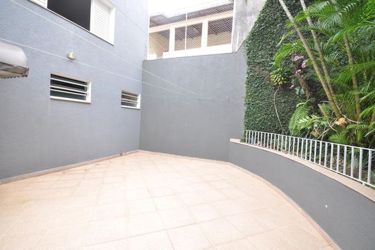 Quintal de casa à venda com 3 quartos, 285m² em Vila Albertina, São Paulo