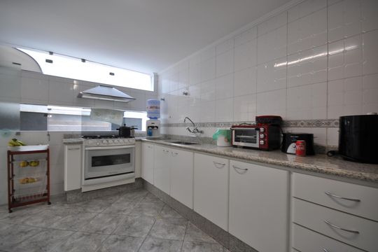 Cozinha de casa à venda com 3 quartos, 285m² em Vila Albertina, São Paulo