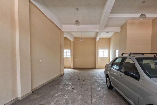 Garagem de casa para alugar com 4 quartos, 300m² em Jardim do Tiro, São Paulo
