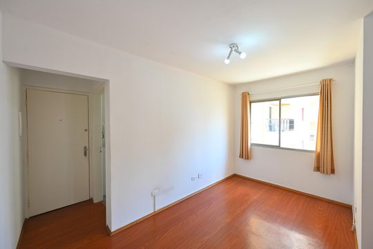 Sala de apartamento para alugar com 1 quarto, 40m² em Mirandópolis, São Paulo