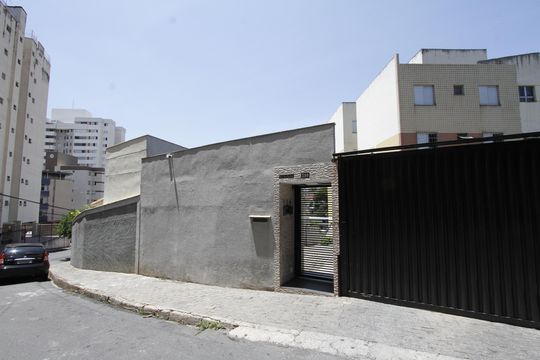 entrada lateral de apartamento para alugar com 2 quartos, 52m² em Nova Granada, Belo Horizonte