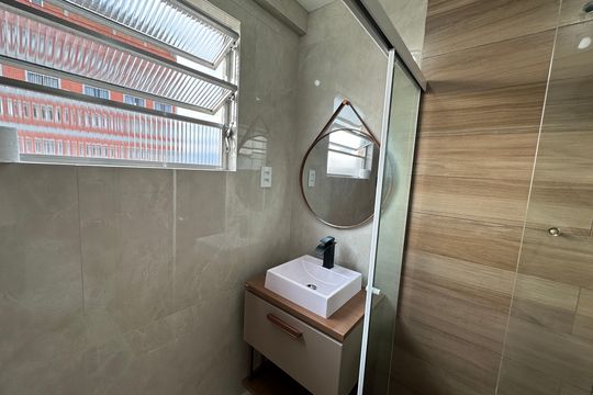 Banheiro de apartamento para alugar com 1 quarto, 50m² em Itararé, São Vicente