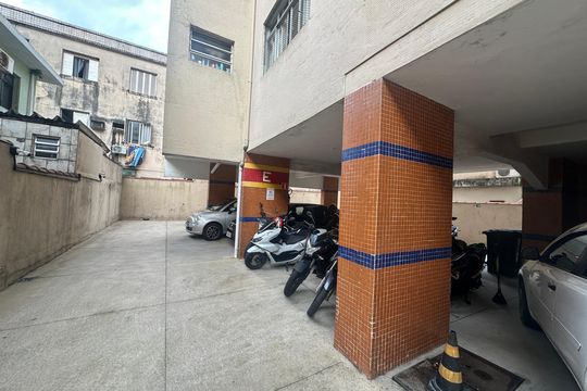 Garagem de apartamento para alugar com 1 quarto, 50m² em Itararé, São Vicente
