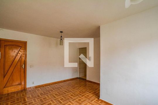 Apartamento à venda com 2 quartos, 56m² em Jardim Santo André, Santo André