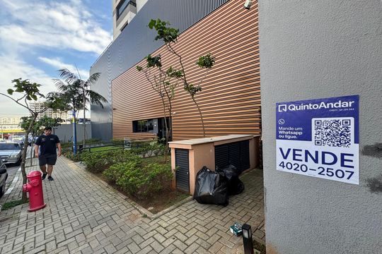 Fachada com placa grande de apartamento à venda com 2 quartos, 40m² em Presidente Altino, Osasco