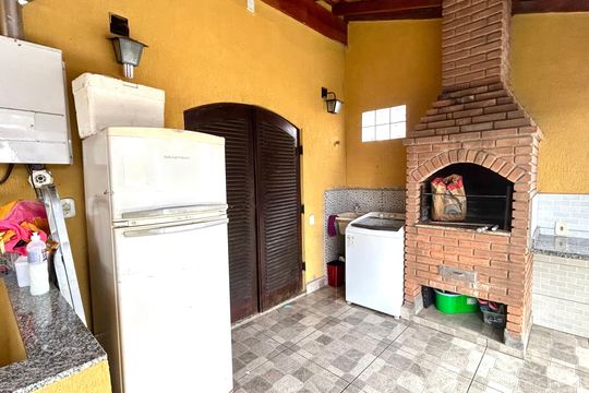Área de Serviço e Churrasqueira de casa à venda com 4 quartos, 211m² em Jardim Jovaia, Guarulhos