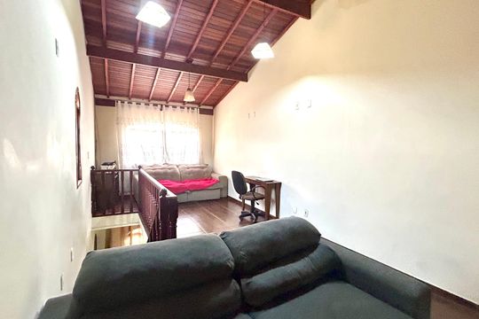 Casa à venda com 4 quartos, 211m² em Jardim Jovaia, Guarulhos