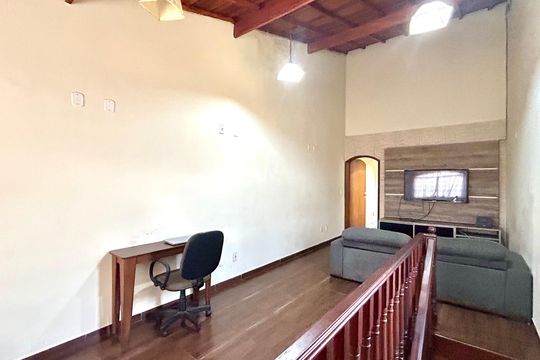 Sala de casa à venda com 4 quartos, 211m² em Jardim Jovaia, Guarulhos