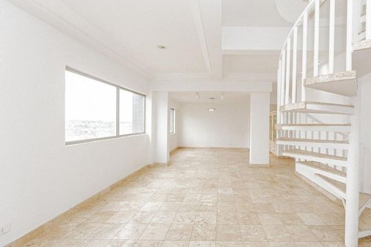 Apartamento à venda com 4 quartos, 119m² em Centro, Curitiba