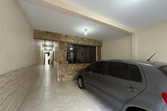 Garagem de casa à venda com 3 quartos, 220m² em Ferrazópolis, São Bernardo do Campo