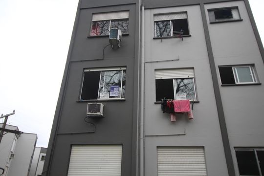Fachada de apartamento à venda com 1 quarto, 38m² em Jardim Sabará, Porto Alegre