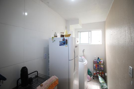 Cozinha de apartamento à venda com 1 quarto, 38m² em Jardim Sabará, Porto Alegre