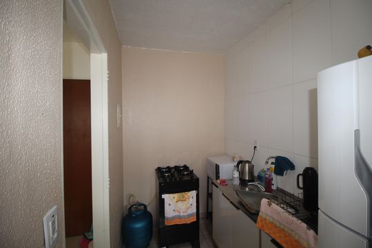Cozinha de apartamento à venda com 1 quarto, 38m² em Jardim Sabará, Porto Alegre