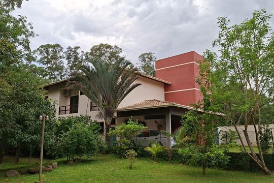 Fachada de casa de condomínio para alugar com 4 quartos, 450m² em Quinta dos Angicos, Cotia