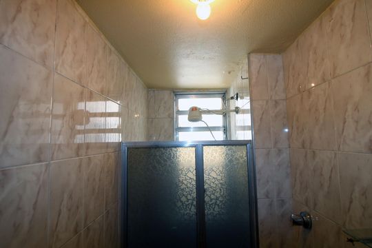 Banheiro de apartamento para alugar com 2 quartos, 50m² em Irajá, Rio de Janeiro