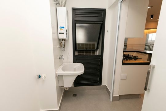 ÁREA DE SERVIÇO de apartamento para alugar com 3 quartos, 98m² em Taquaral, Campinas
