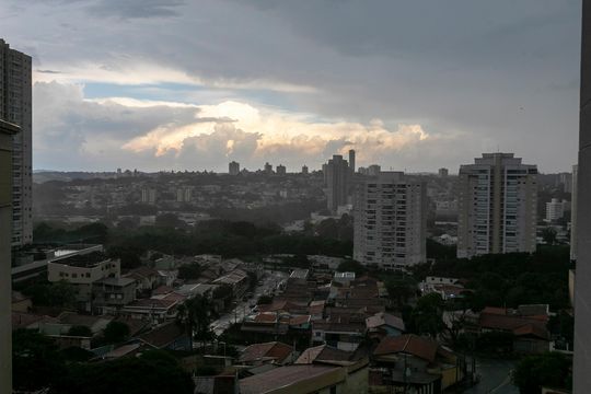 VISTA DA VARANDA de apartamento para alugar com 3 quartos, 98m² em Taquaral, Campinas