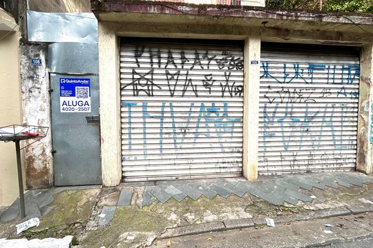 Placa instalada na fachada do imóvel  de casa para alugar com 3 quartos, 110m² em Vila Bremen, Guarulhos