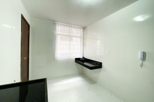 Cozinha de apartamento à venda com 3 quartos, 80m² em São Lucas, Belo Horizonte