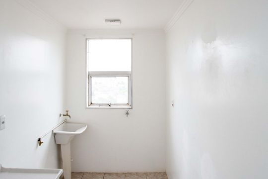 Cozinha de apartamento à venda com 2 quartos, 70m² em Vila Maria Leonor, Diadema