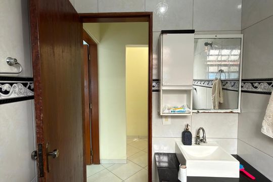 Banheiro Social de casa à venda com 3 quartos, 195m² em Parque Selecta, São Bernardo do Campo