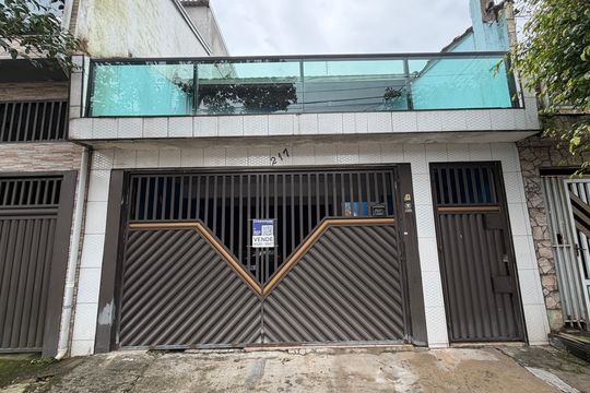 Fachada de casa à venda com 3 quartos, 195m² em Parque Selecta, São Bernardo do Campo