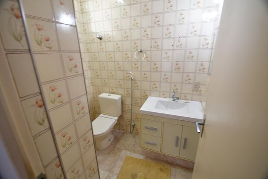 Banheiro de apartamento para alugar com 1 quarto, 51m² em Centro, Campinas