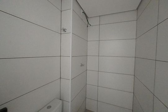 Banheiro de kitnet/studio à venda com 1 quarto, 26m² em Vila Mariana, São Paulo