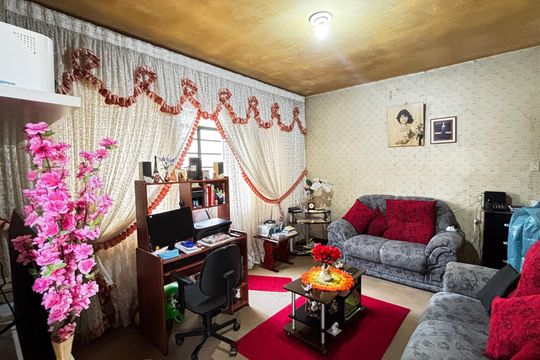 Casa à venda com 2 quartos, 300m² em Parque Oratório, Santo André