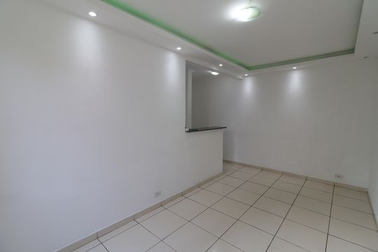 Sala de apartamento para alugar com 2 quartos, 44m² em Socorro, São Paulo