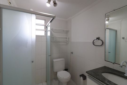 Banheiro de apartamento para alugar com 2 quartos, 44m² em Socorro, São Paulo