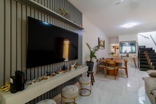 Sala de casa à venda com 3 quartos, 105m² em Jardim Santa Barbara, Guarulhos