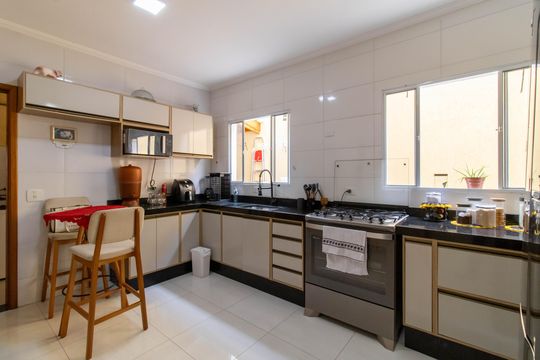 Cozinha de casa à venda com 3 quartos, 105m² em Jardim Santa Barbara, Guarulhos