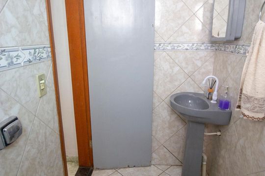 Banheiro 2 de casa à venda com 5 quartos, 150m² em Q 602, Brasília
