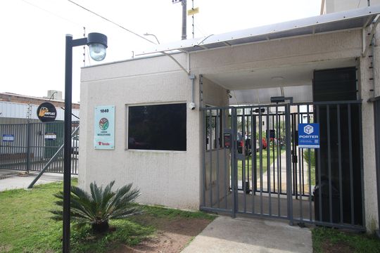 Fachada de apartamento para alugar com 2 quartos, 42m² em Sarandi, Porto Alegre