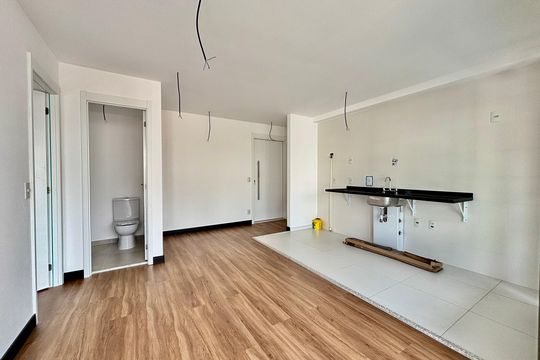 Sala/Cozinha de apartamento à venda com 1 quarto, 50m² em Vila Anglo Brasileira, São Paulo