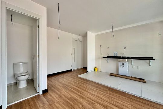 Sala/Cozinha de apartamento à venda com 1 quarto, 50m² em Vila Anglo Brasileira, São Paulo