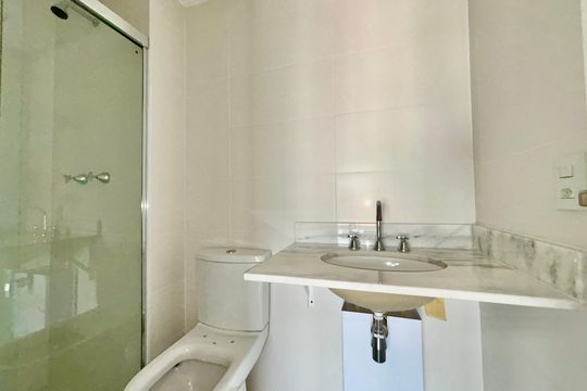 Banheiro Suíte de apartamento à venda com 1 quarto, 50m² em Vila Anglo Brasileira, São Paulo