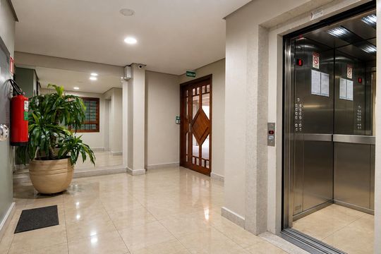 Hall de entrada de kitnet/studio para alugar com 1 quarto, 35m² em Santos Dumont, São Leopoldo
