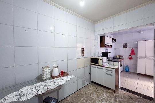 Cozinha de casa para alugar com 2 quartos, 76m² em Brasil Industrial, Belo Horizonte