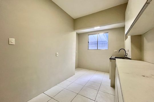 Cozinha de apartamento à venda com 3 quartos, 100m² em Mirandópolis, São Paulo