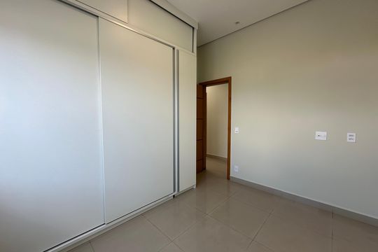 Quarto 2 de casa de condomínio para alugar com 4 quartos, 262m² em Jardim Julio, Barueri