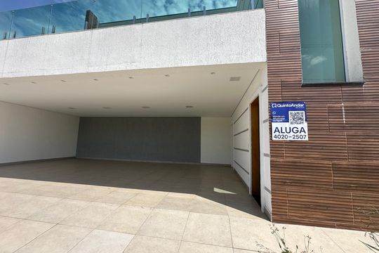 Fachada de casa de condomínio para alugar com 4 quartos, 262m² em Jardim Julio, Barueri