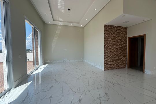 Casa de Condomínio para alugar com 4 quartos, 262m² em Jardim Julio, Barueri