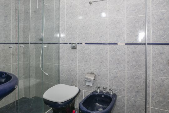 Banheiro de apartamento à venda com 2 quartos, 66m² em Vila Romana, São Paulo