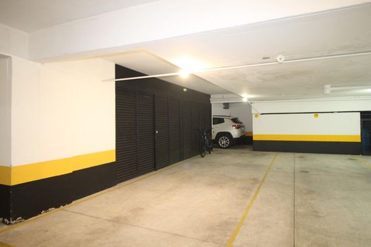 Garagem de apartamento para alugar com 2 quartos, 91m² em São João, Porto Alegre