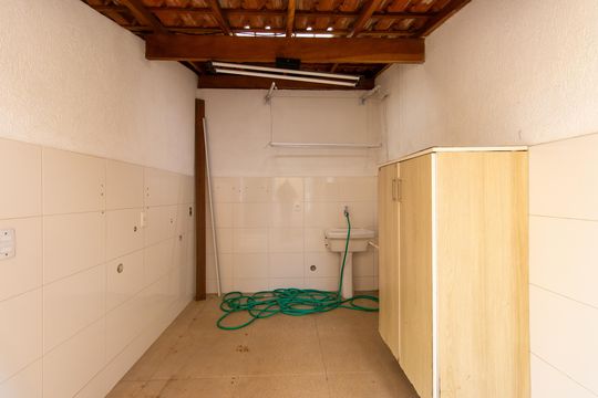Área de Serviço de casa de condomínio para alugar com 3 quartos, 84m² em Jardim Petropolis, Cotia