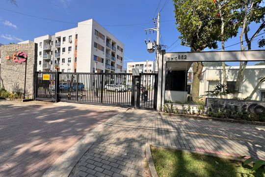 Fachada de casa de condomínio à venda com 2 quartos, 65m² em Vargem Grande, Rio de Janeiro