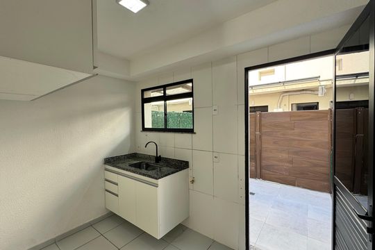 Cozinha de casa de condomínio à venda com 2 quartos, 65m² em Vargem Grande, Rio de Janeiro